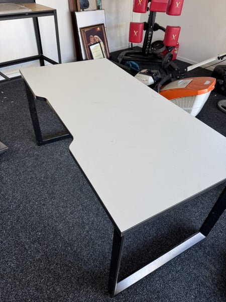 Computer desk Carousel 2