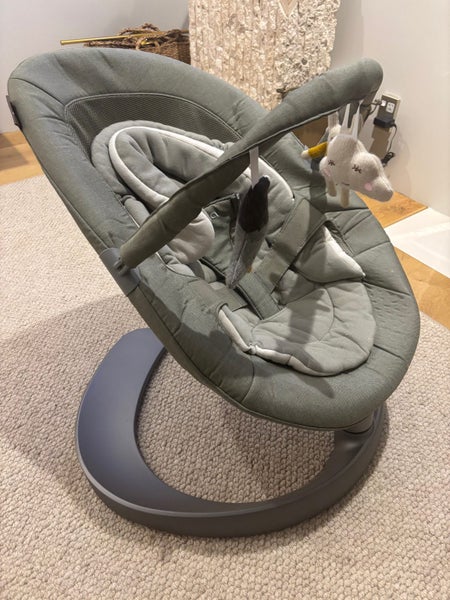 Nuna Leaf grow with toy bar - thyme Carousel 1