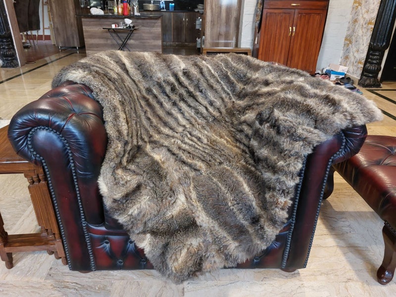 New Single Natural Grey Real NZ Possum Full Fur Throw - No Reserve! - B6509 Carousel 1