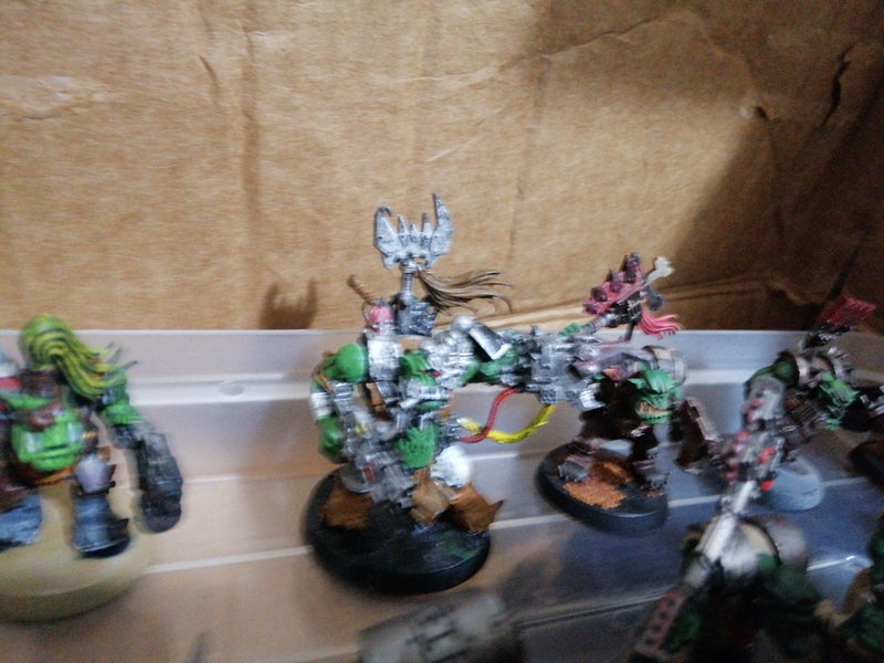 Ork army x25 +1 boss Carousel 2
