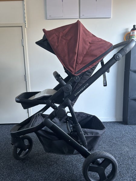 Edwards and Co Oscar M2 pram rust colour Carousel 1