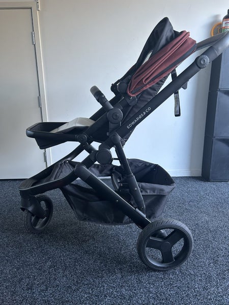 Edwards and Co Oscar M2 pram rust colour Carousel 2