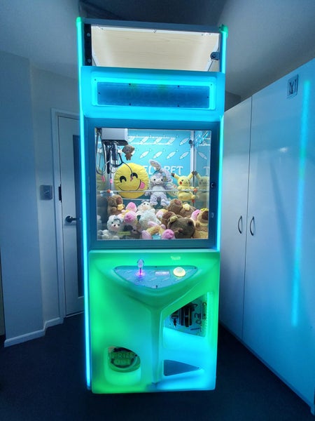 Arcade Claw Machine Carousel 1