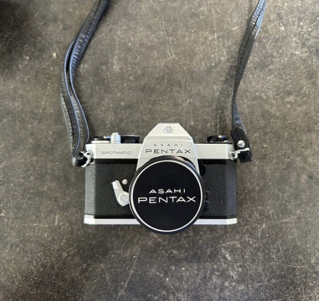 Pentax Asahi Spotmatic - WORKING - Vintage camera - Original lens and case Carousel 1