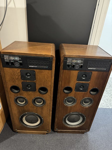 Koss CM 1030 Speakers Carousel 1