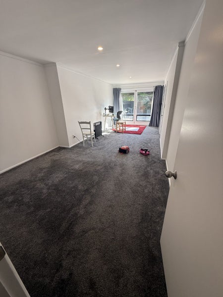 Paraparaumu Beach, 6+ bedrooms63617475082370112