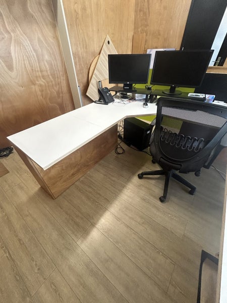 Office Desk set up Carousel 7