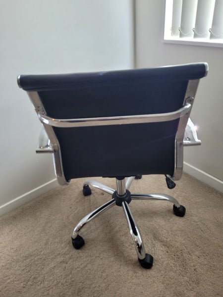 Office / Desk Chair Carousel 4