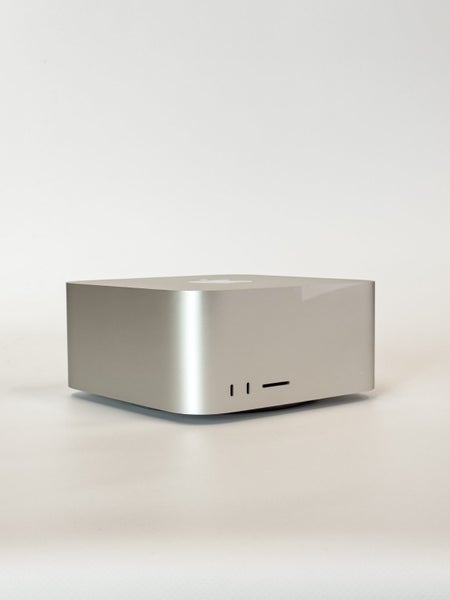 Mac Studio M1 MAX Carousel 1