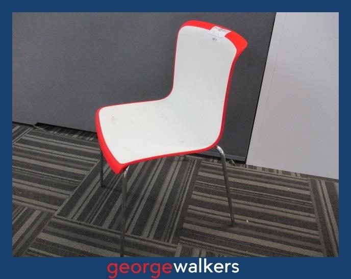 PR5977 Red/White Cafe Chair Carousel 2