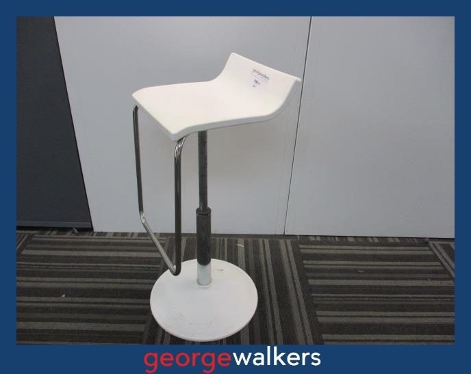 PR5982 White Barstool Carousel 2