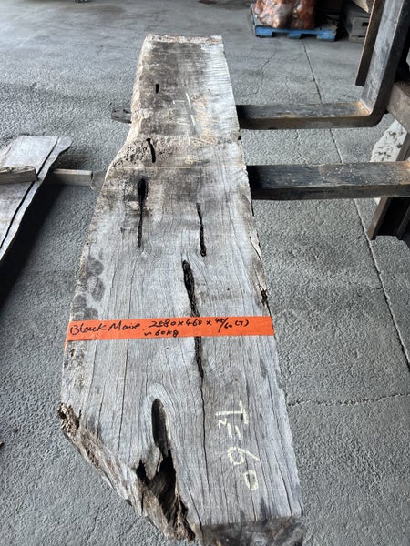 258 cm Solid Black Maire Slab – Clearance Carousel 2