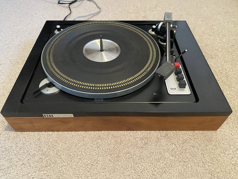 ELAC Micracord 760 Automatic Turntable Carousel 1