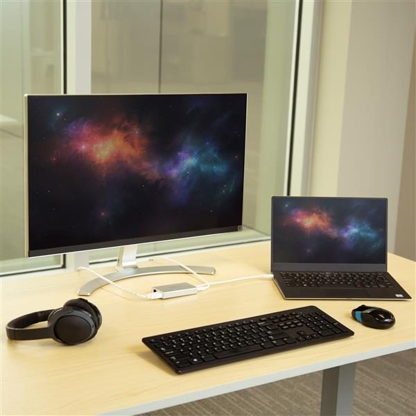 USB-C Multiport Adapter for Laptops - PD - 4K HDMI GbE - USB 3.0 - Silver/White Carousel 6