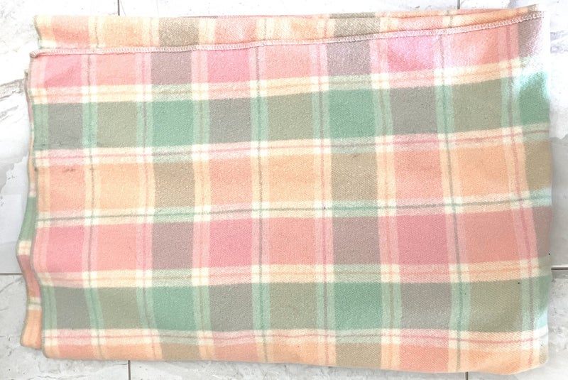 Vintage single wool blanket 2.4 x 1800 Carousel 1