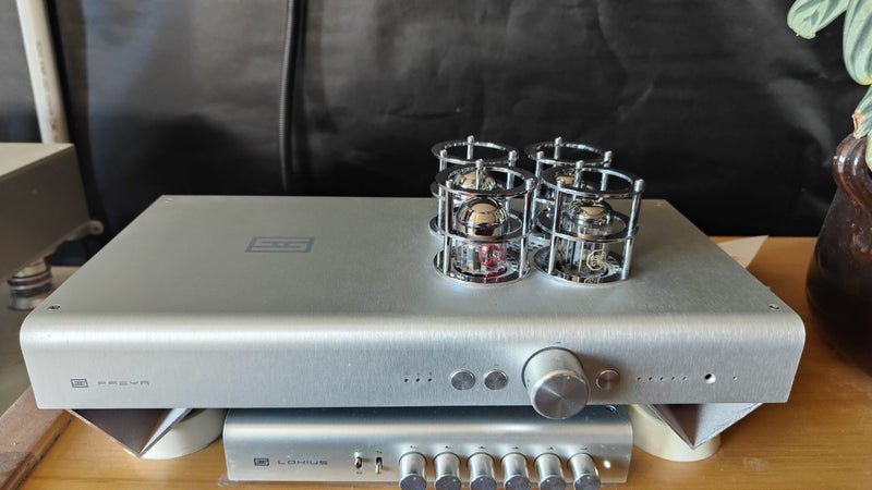 Schiit Audio Freya tube preamp v.1 Carousel 1