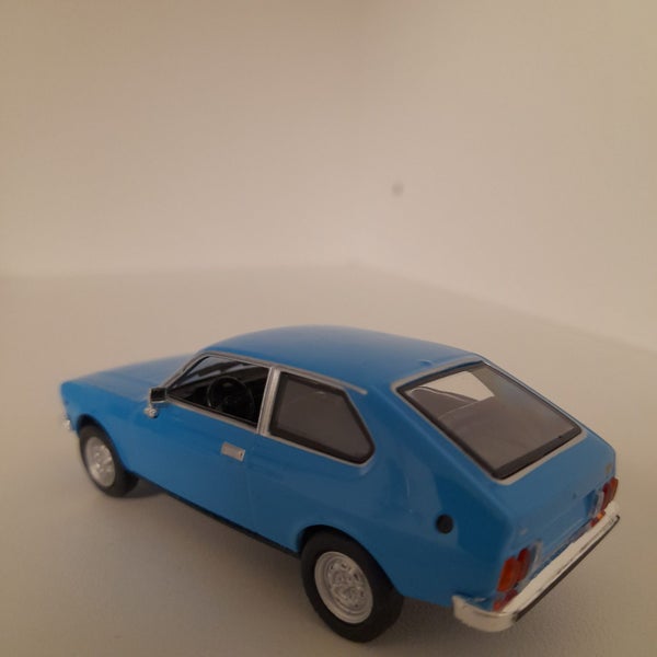 FIAT 128 COUPE 1:43 SCALE Carousel 2