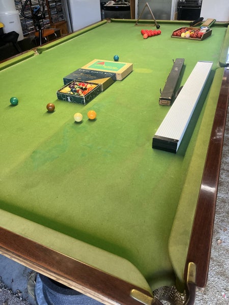 Snooker table63616687103363112