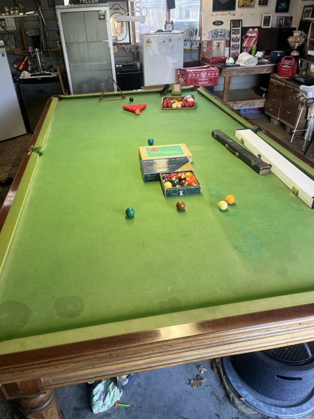 Snooker table63616687103363113
