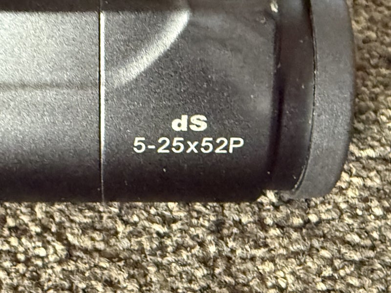 Swarovski DS 5x25-52P scope with built in range finder63907059749762113