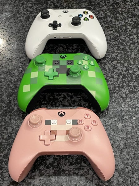**Limited Edition** XBOX One S Minecraft Version Carousel 2