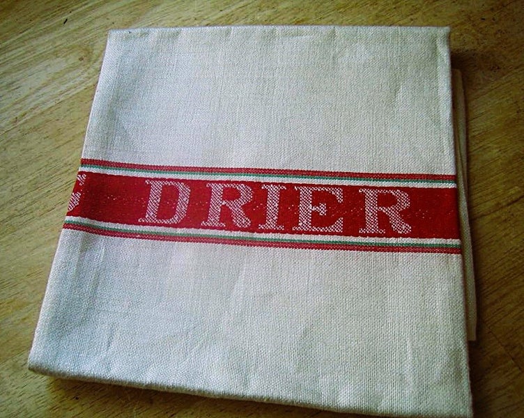 LARGE VINTAGE PURE IRISH LINEN TEA TOWEL Carousel 1