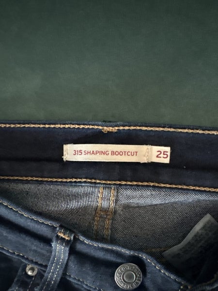 Women’s Levi’s jeans 315 s2563614212179713111