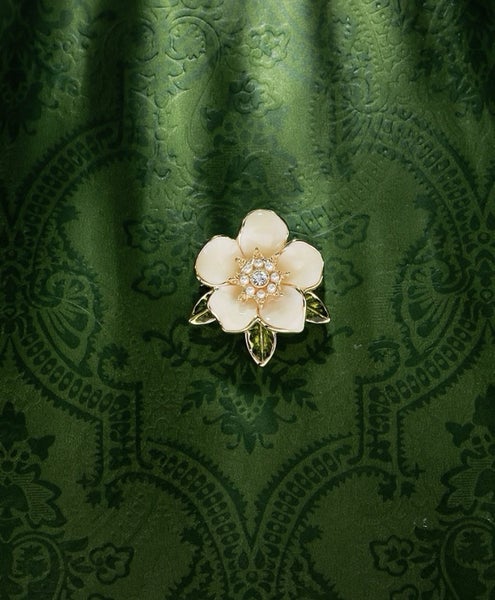 Classic Cream Flower Brooch with Delicate Petal Design Carousel 1