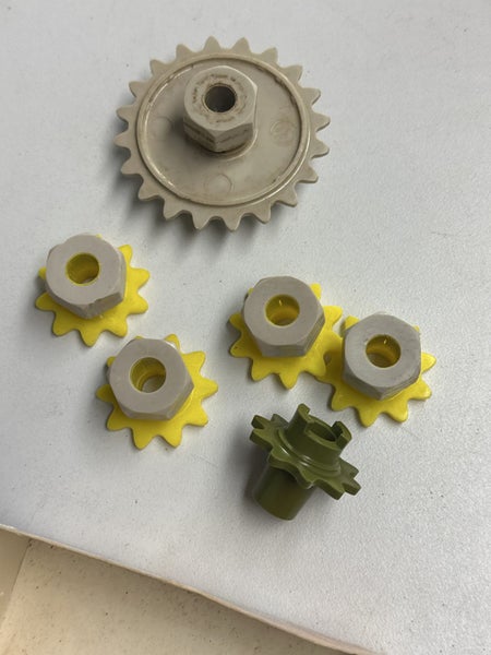 Meccano Plastic Sprockets for use with track Carousel 2