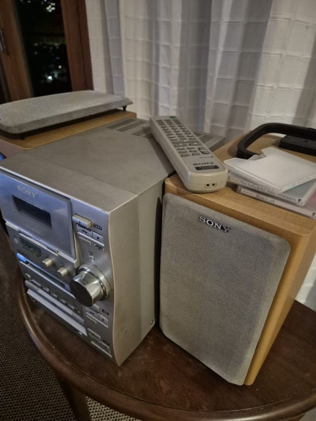 Sony CMT-CP33MD Micro System CD / Tape / Minidisc Carousel 2