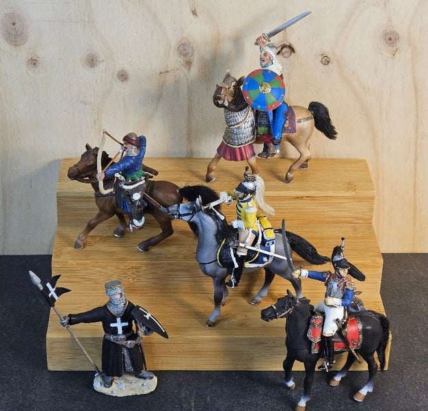 Scale Replicas. French, English, Arabian, & African. Mixed Lot as Pictured. VGC Carousel 10
