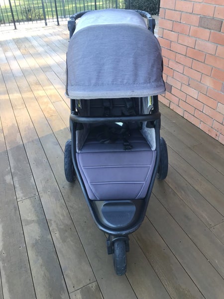 Baby Jogger City Elite 2 with Travel Bag Carousel 2