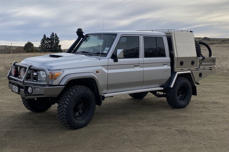 2024 Toyota Land Cruiser LX V8 - LIKE NEW63612861700610111