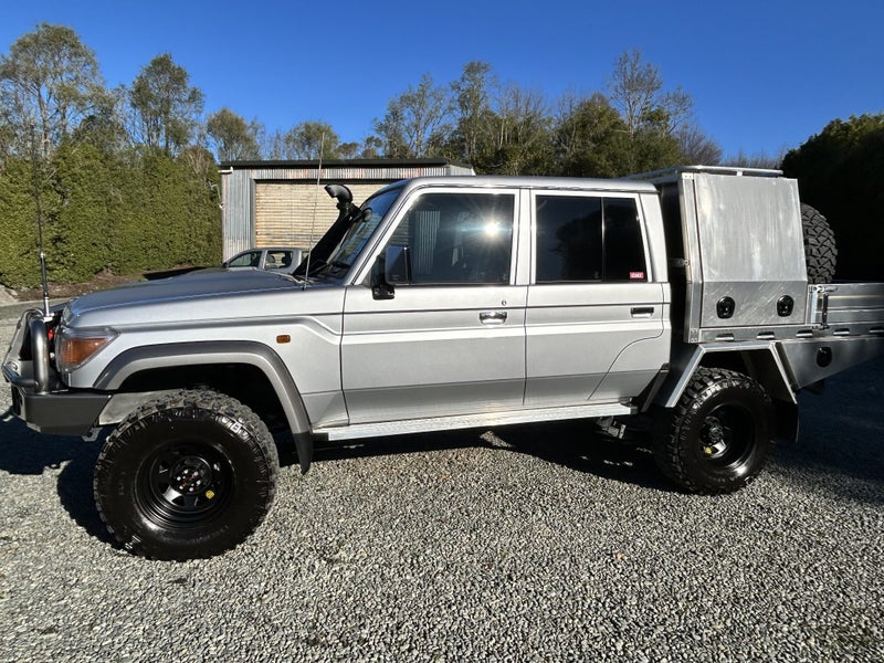 2024 Toyota Land Cruiser LX V8 - LIKE NEW63612861700610114