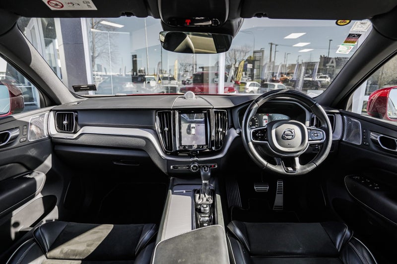 2019 Volvo XC60 T6 AWD R-Design 2.0P *1 YEAR WA...63612861715329111