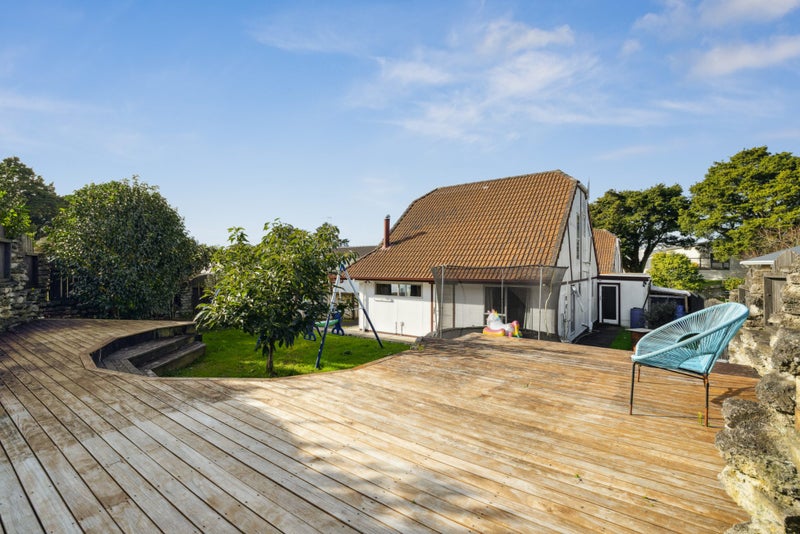 Image 1 of 18