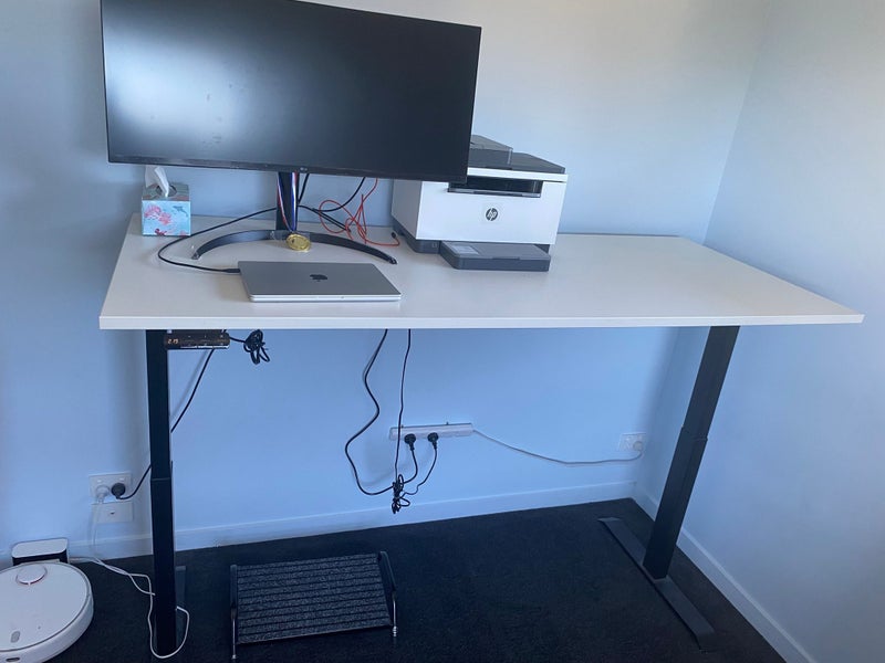 Up1 180 TWIN MOTOR Electric Height Adjustable Standing Desk Carousel 4