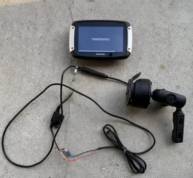 TomTom Rider GPS and RAM Carousel 6