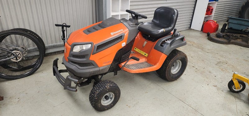 Husqvarna Ride on Lawn Mower 22hp Carousel 1
