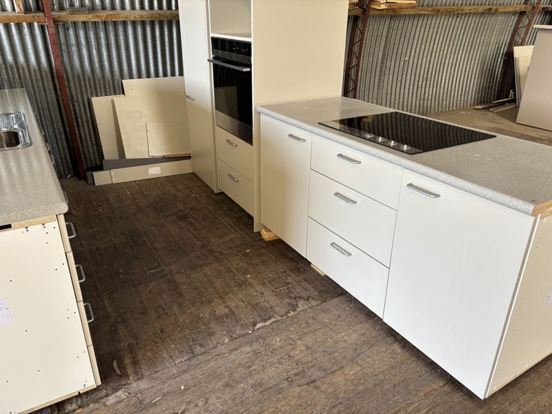 Recycled Galley Kitchen #4233 Carousel 1