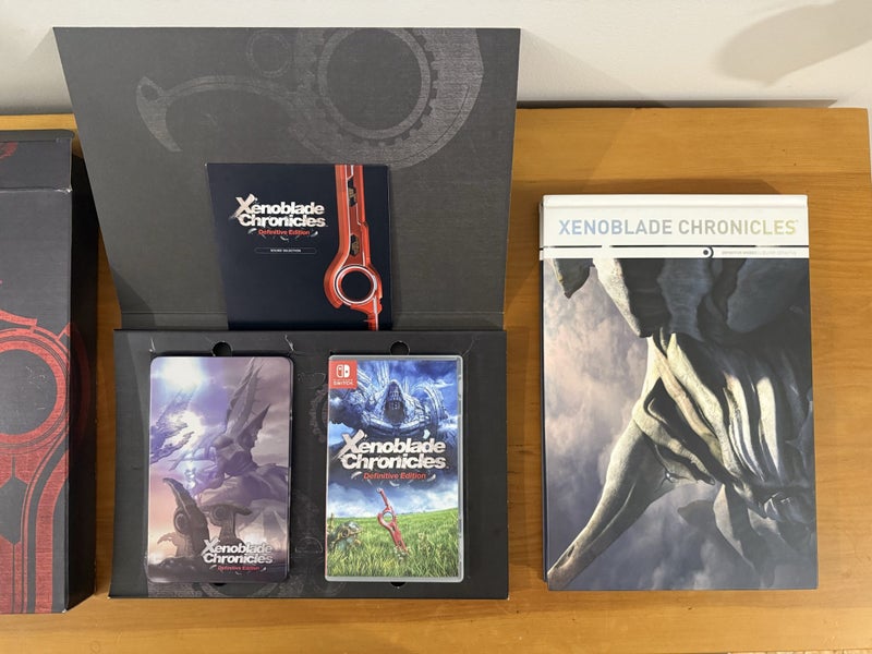 Xenoblade Chronicles Definitive Edition Collector’s Set (Nintendo Switch) Carousel 2