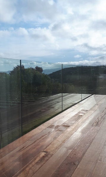 10m Frameless Glass Balustrade Carousel 1