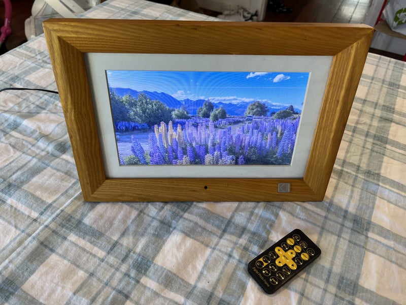 10 inch Kodak Digital Photo Frame *SOME DEAD PIXELS* Carousel 1