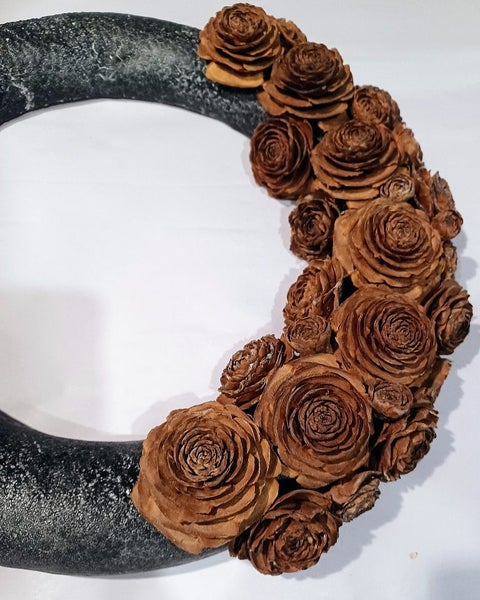 100 x Stunning Wood Roses - Great for Decorative Wreaths Carousel 3