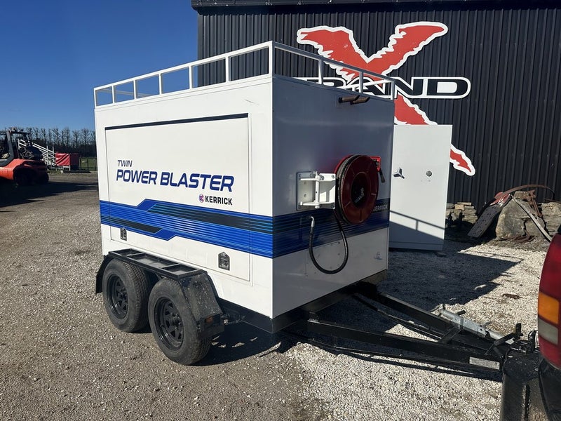 Kerrick 'Twin Blaster' trailer 2 x 400 bar pumps Carousel 1