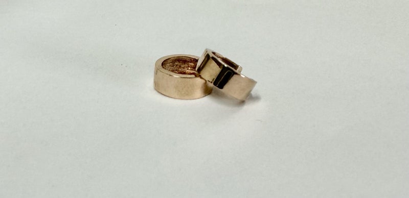 ****9CT ROSE GOLD EARRING**** Carousel 1