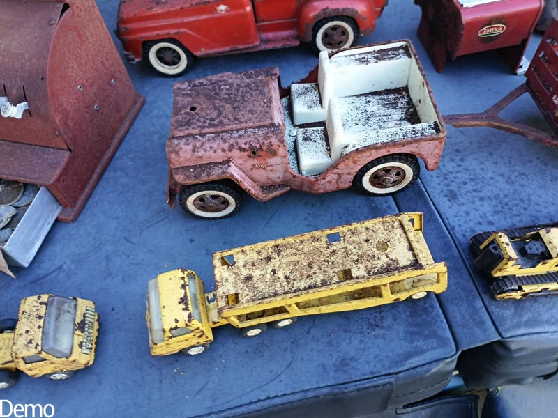 TONKA TOYS - ONE BOX LOT OF 10 OR 12 VINTAGE METAL TONKA TOYS (See photos) Carousel 7