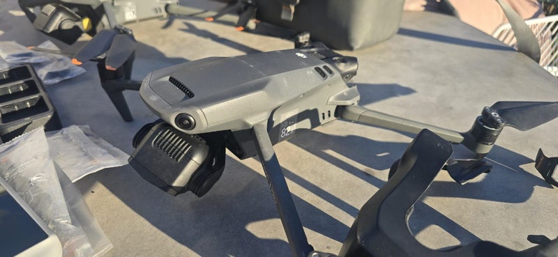 DJI Mavic 3 Pro (two) Carousel 1