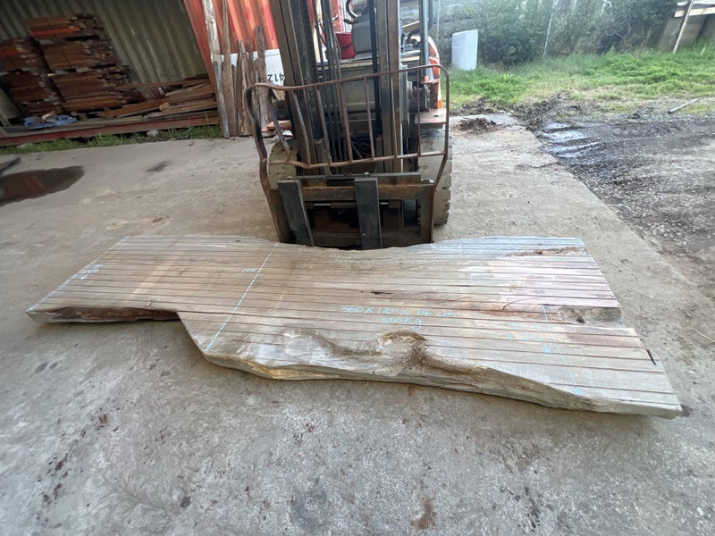 High-Quality Rata Timber – 3.6m x 1.2m – Showpiece Slab Carousel 2
