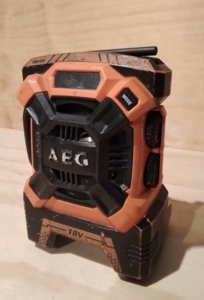 18V Compact Radio Carousel 1